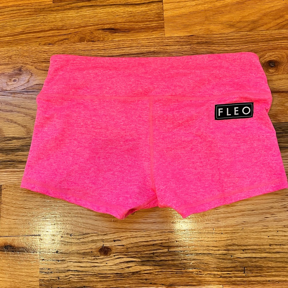 Fleo medium pink shorts